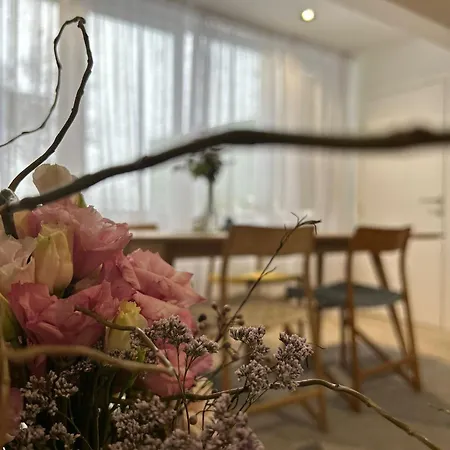 J Apartment *